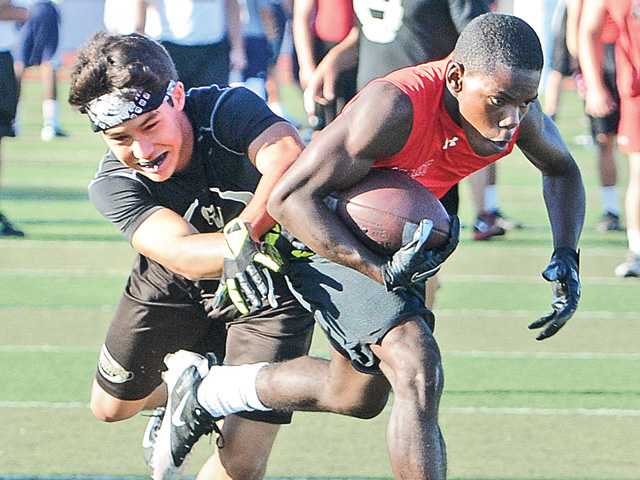 Hart football takes center stage at passing tourney