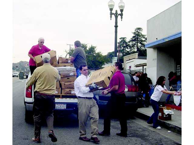 Food Pantry turkey giveaway attracts large turnout