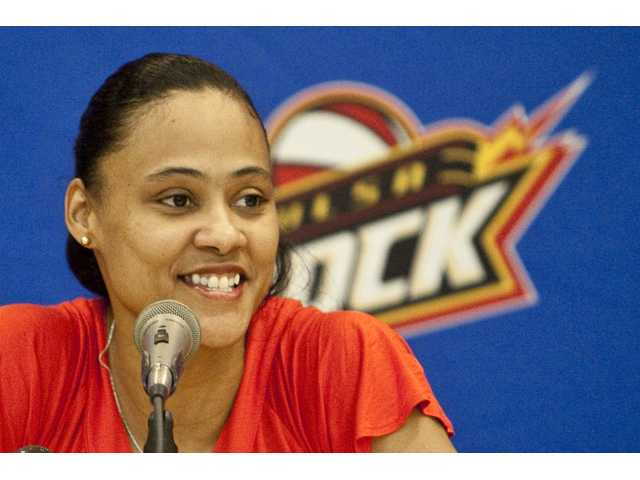 Marion Jones signs with WNBA's Shock