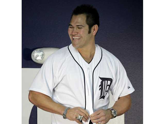 Johnny Damon and Tigers finalize $8M, 1-year deal 