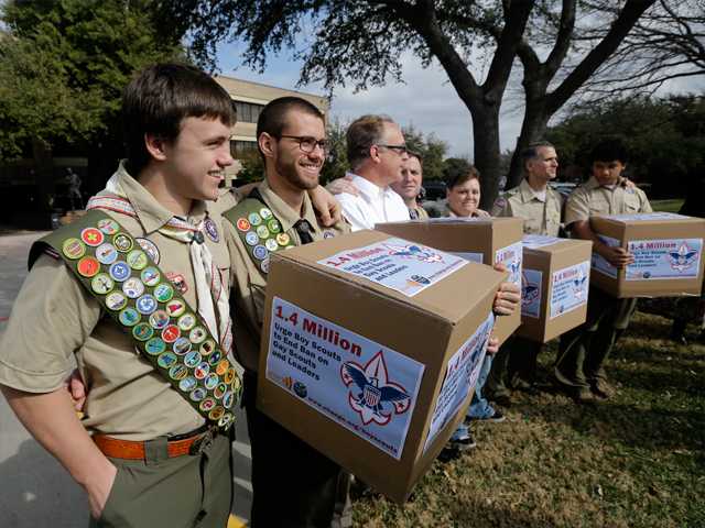  Boy Scouts approve plan to accept openly gay boys as Scouts