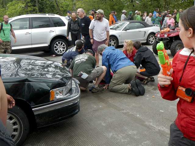 Many injured as car drives into Va. parade