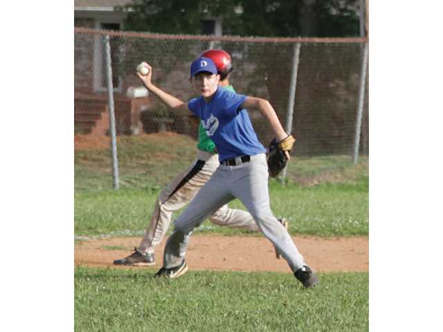 Senior League sees close games Senior League sees close games