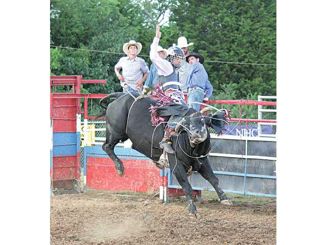 Cowboys open DeKalb Fair Cowboys open DeKalb Fair