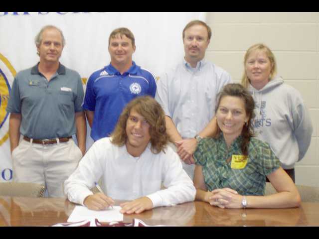Fosters' sign with USC Salkehatchie