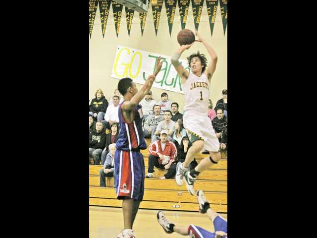 McCown leads ‘Jackets to first playoff win since ‘03