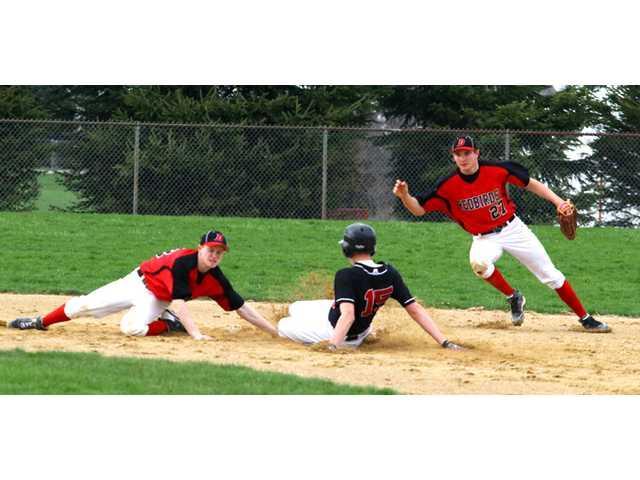 Runs tough to come by for Redbirds