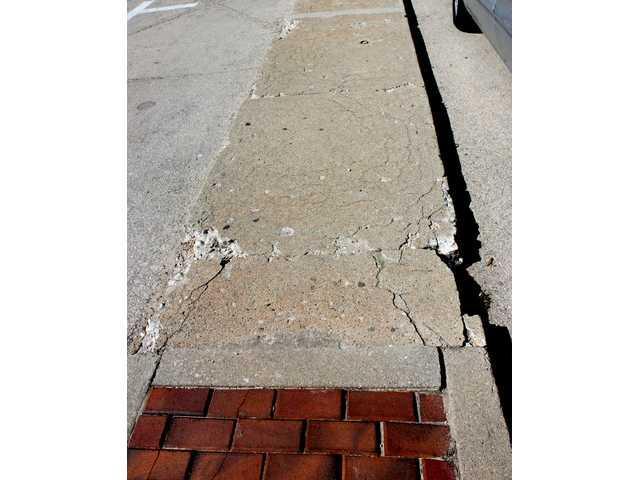 Main Street medians to be replaced Main Street medians to be replaced