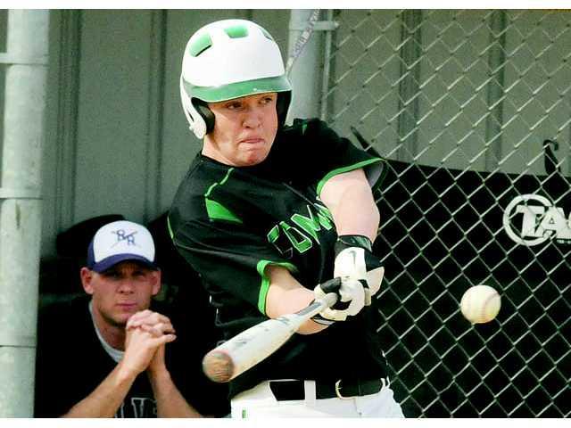 Comets clean up at the plate Comets clean up at the plate