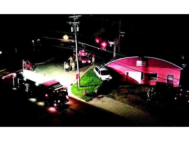 1 arrested after early-morning crash 1 arrested after early-morning crash