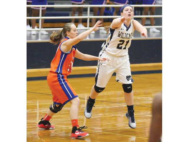 Early surge lifts Lady Jaguars Early surge lifts Lady Jaguars