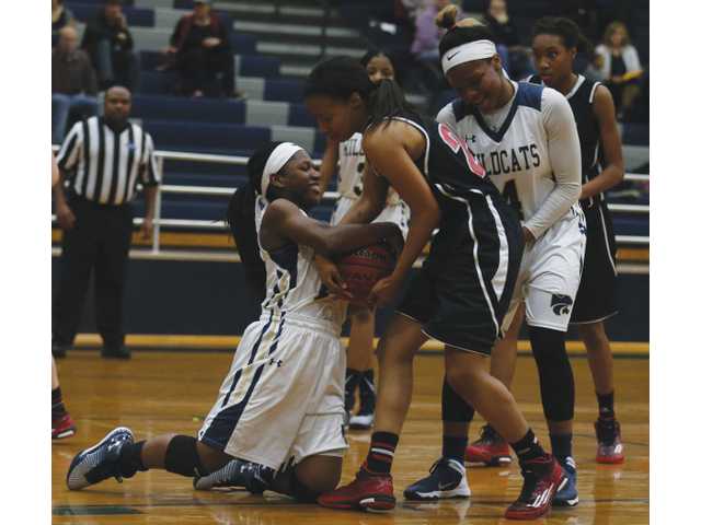 Lady Cats falter late in difficult contest Lady Cats falter late in difficult contest