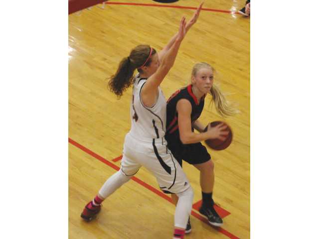 Early lead not enough for Lady Doggs Early lead not enough for Lady Doggs