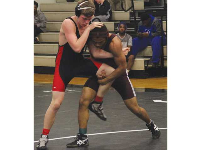 Barrow wrestlers hit the mat at region tourney Barrow wrestlers hit the mat at region tourney