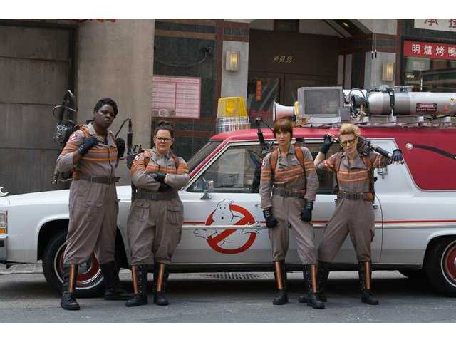 'Ghostbusters' addresses race, gender issues in new trailer
