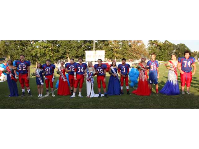 DMS wins homecoming game 40-2 DMS wins homecoming game 40-2