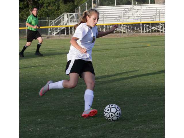 Lady Tigers defeat York, Livingston Lady Tigers defeat York, Livingston