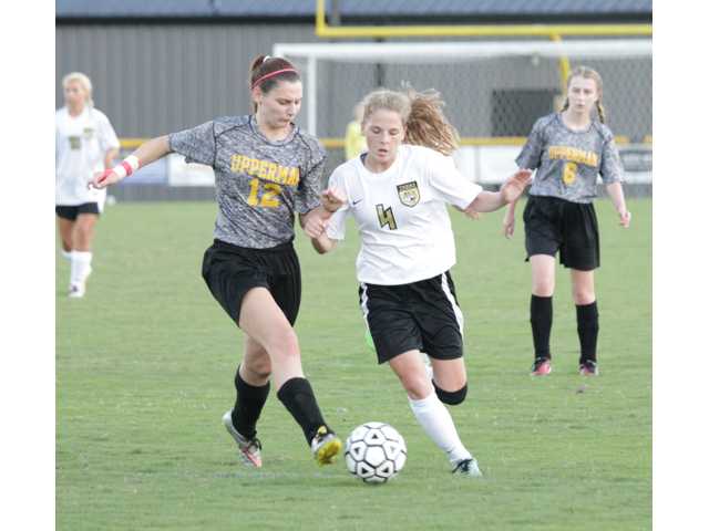 Lady Tigers pull Upperman's stingers Lady Tigers pull Upperman's stingers
