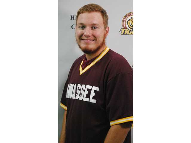 McMillen pitches in World Series McMillen pitches in World Series