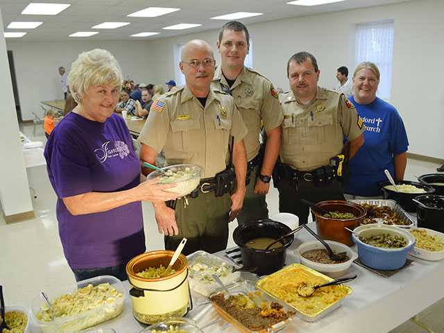 Church serves thank you meal to officers Church serves thank you meal to officers