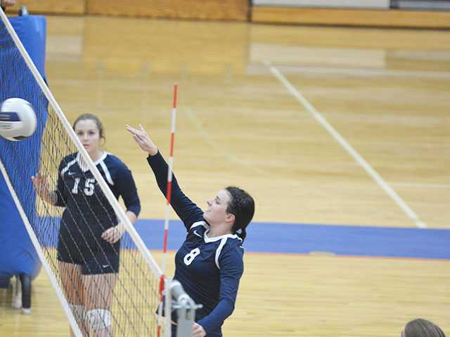 WCHS volleyball falls to Cookeville WCHS volleyball falls to Cookeville