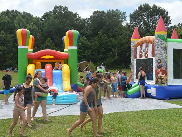 Bible camp brings crowd Bible camp brings crowd