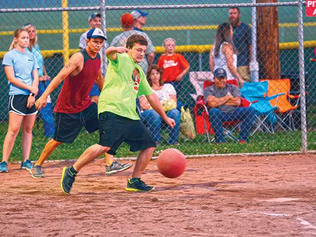 Kickball season kicks off Kickball season kicks off