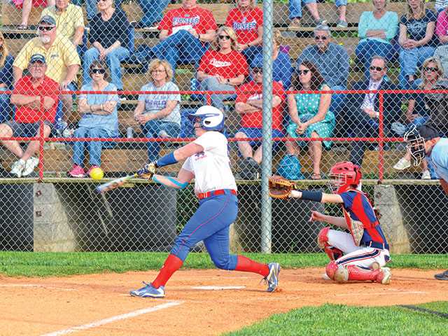Lady Bucks stretch recruiting focus for softball squad Lady Bucks stretch recruiting focus for softball squad