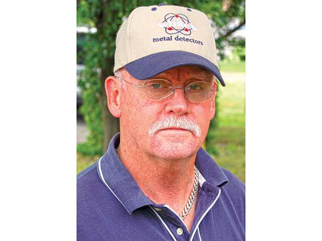 Hartman resigns after $4 raise rejected Hartman resigns after $4 raise rejected