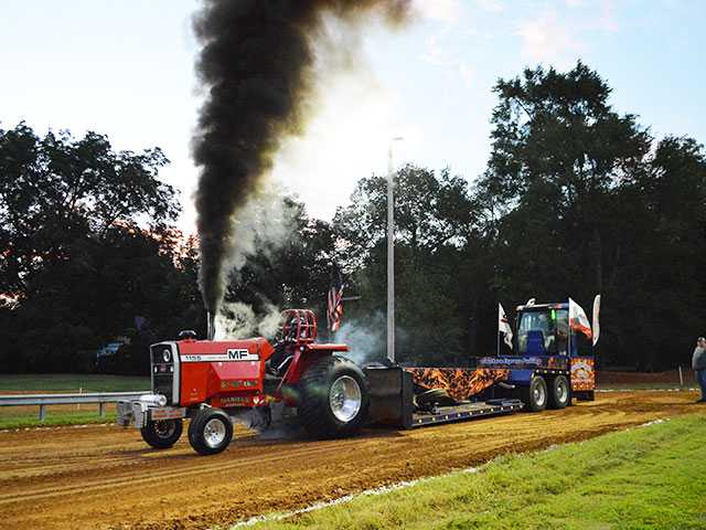 Tractor pull to rumble into Viola for 30th time Tractor pull to rumble into Viola for 30th time