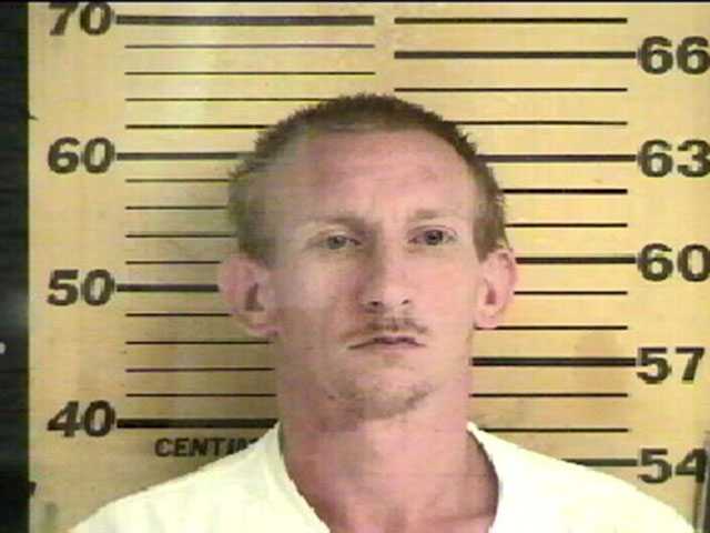 Man assaults mom, dad, son Man assaults mom, dad, son