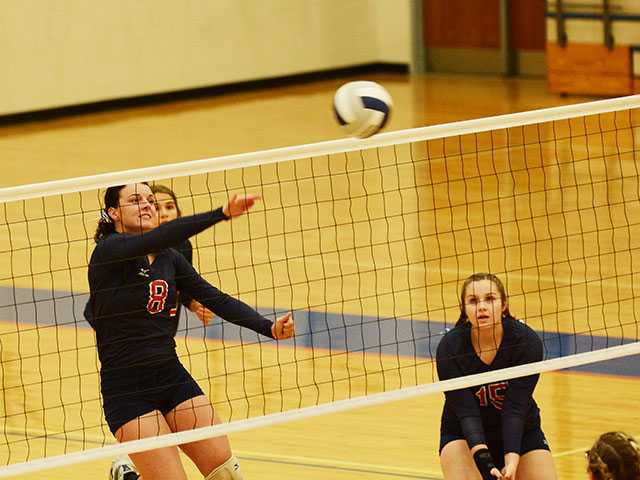 Lady Pioneers finish 3-2 in day full of volleyball Lady Pioneers finish 3-2 in day full of volleyball