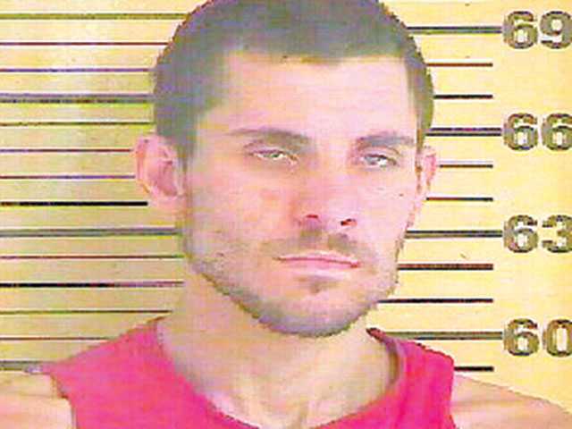 Man tries to outrun officer on bicycle Man tries to outrun officer on bicycle