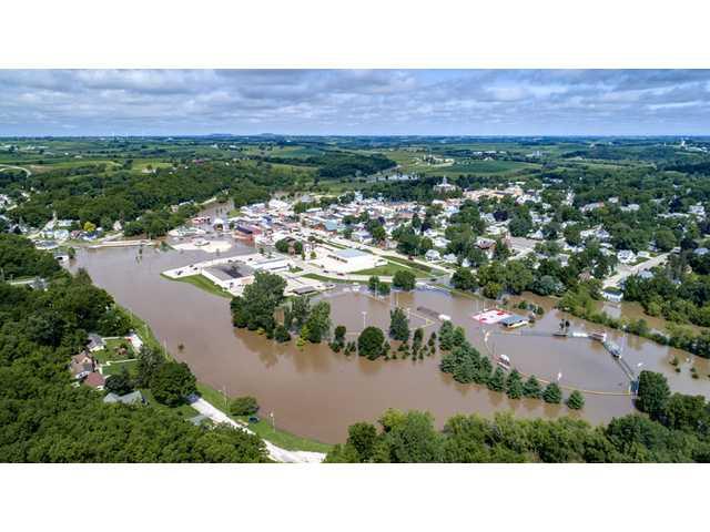 High water floods Lafayette High water floods Lafayette