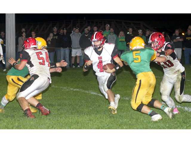 #3 Black Hawk stands strong in 22-20 win over #6 Vikings #3 Black Hawk stands strong in 22-20 win over #6 Vikings