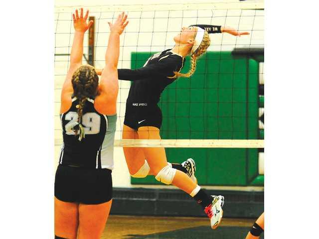 Kaiser records 1,000th kill in loss to Benton Kaiser records 1,000th kill in loss to Benton